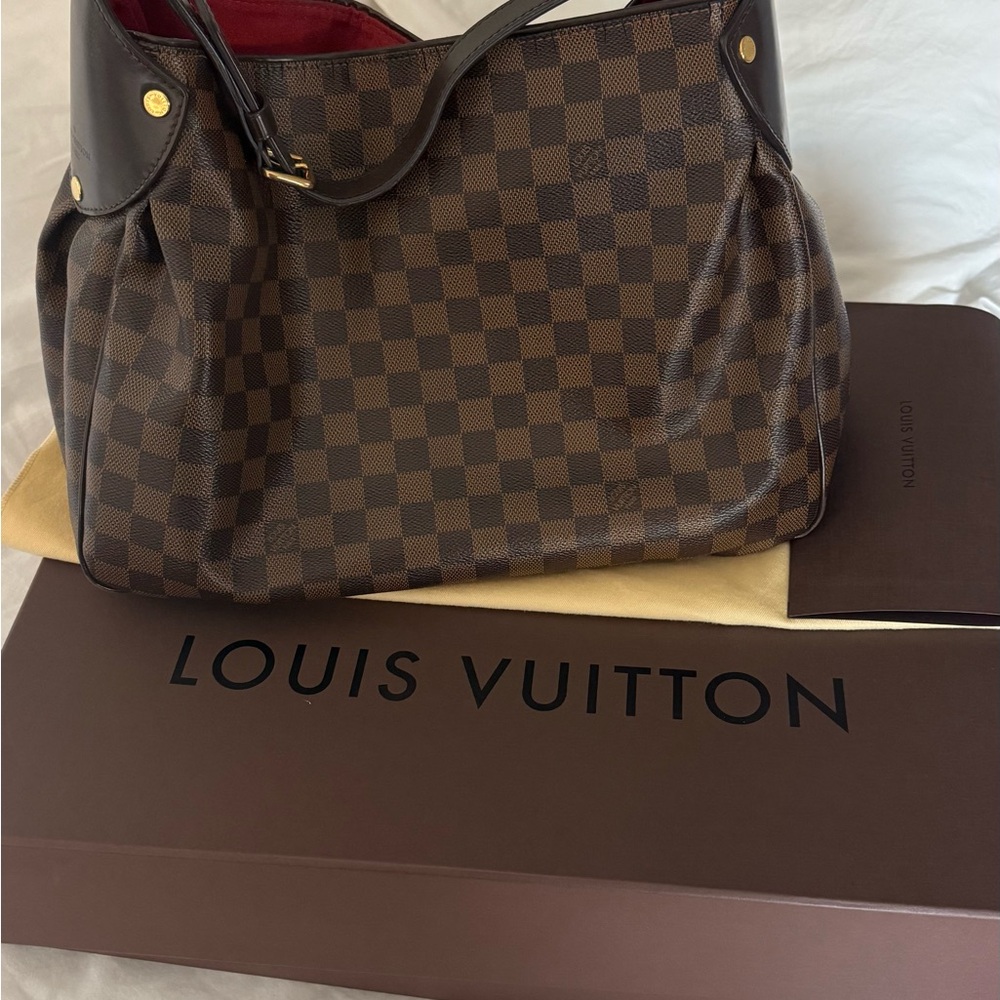 100% Authentic Louis Vuitton Reggia Damier Shoulder Bag- Used